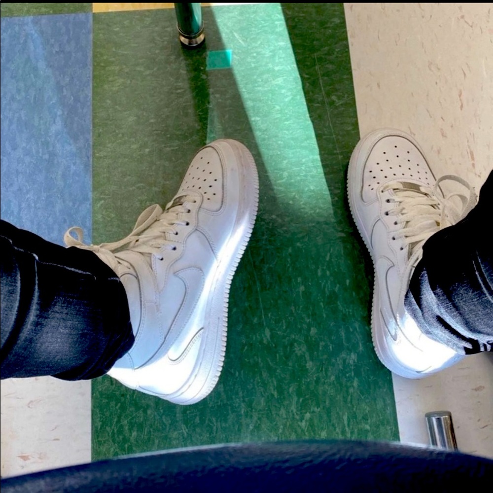 Air Force 1 Mid